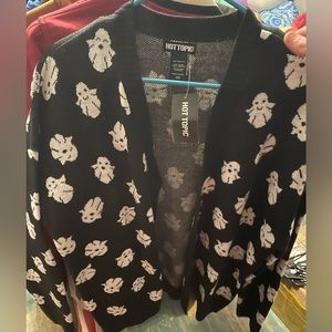 MEDIUM Ghost Hot Topic Sweater